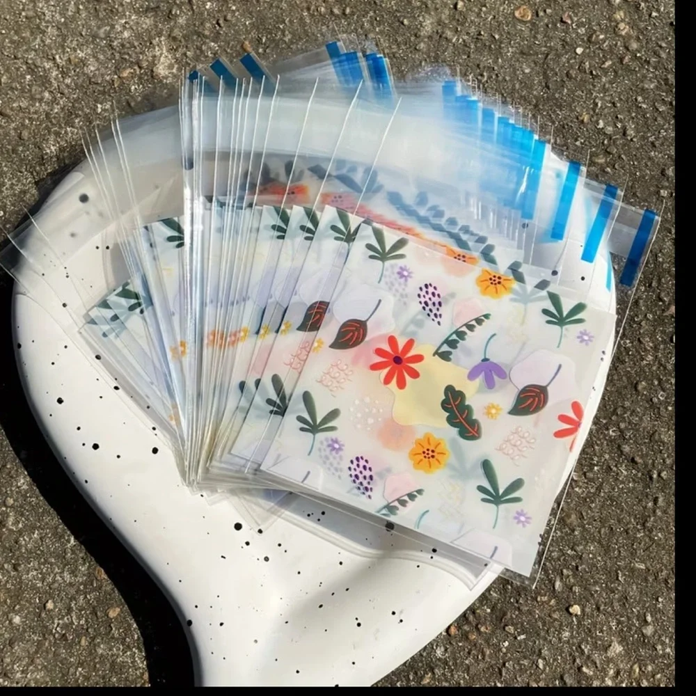 25 Floral Self Adhesive Cellophane Bags